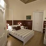 לינה וארוחת בוקר Dimora Novecento 3*