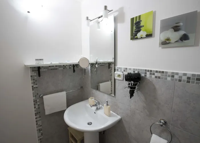 Dimora Novecento Bed & Breakfast 3*
